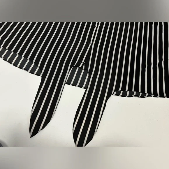 👚 Susan Graver Women's Button-Up Blouse - Size 10🌟 - Picture 8 of 13